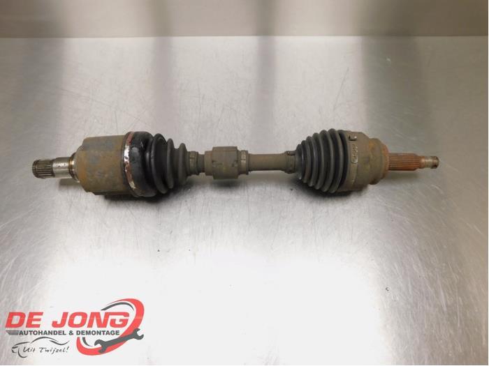 Aandrijfas links-voor van een Mitsubishi Outlander, Auto-onderdelen, Remmen en Aandrijving, Mitsubishi, Gebruikt, 3 maanden garantie