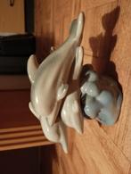 Een beeldje een dolfijn met jong kleur verschillende kleuren, Ophalen