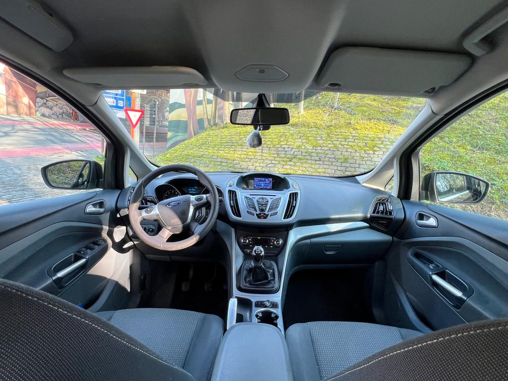 Ford Grand C Max Benzine 1.6 Gekeurd voor verkoop Euro5, Auto's, Ford, Voorwielaandrijving, Euro 5, Zwart, 4 cilinders