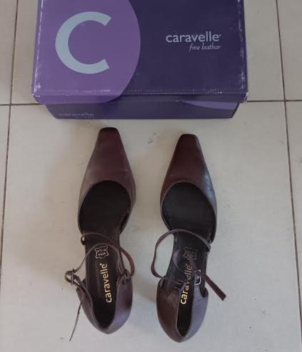 Chaussures brunes cuir boucles 42 NEUF, Neuf, Enlèvement ou Envoi, Escarpins, Brun