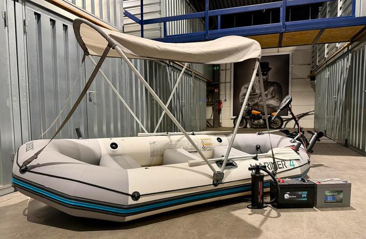 VOLLEDIGE INTEX MARINER 4 SET MET MOTOR EN 3 BATTERIJEN, Watersport en Boten, Rubberboten, Zo goed als nieuw, Overige merken, Overige materialen