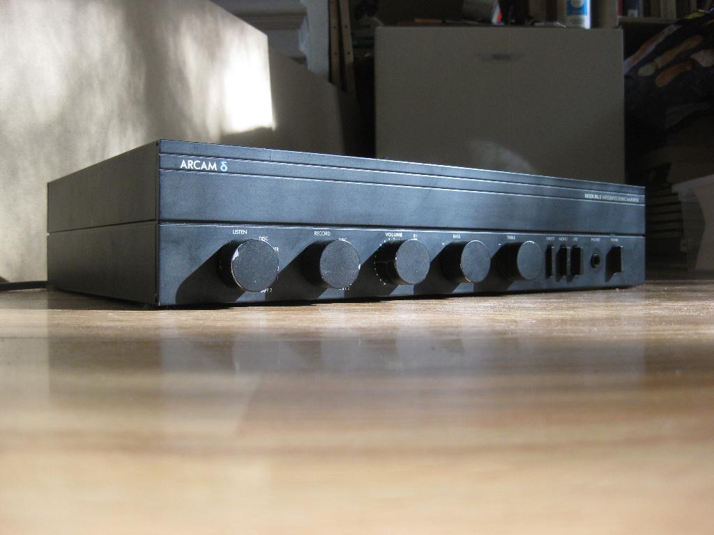 Arcam Delta 90.2 versterker, Ophalen, Gebruikt, Stereo, 60 tot 120 watt