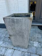 Betonnen bloembakken, Tuin en Terras, Bloembakken en Plantenbakken, Ophalen, Zo goed als nieuw