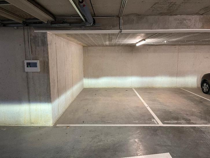 Verhuur parkeerplaats Zonhoven Centrum, Immo, Appartements & Studios à louer, Hasselt, Moins de 20 m²