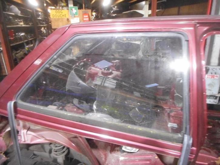 ZIJRUIT RECHTS ACHTER Ford Fiesta 3 (01-1989/12-1996), Auto-onderdelen, Ruiten en Toebehoren, Ford, Gebruikt