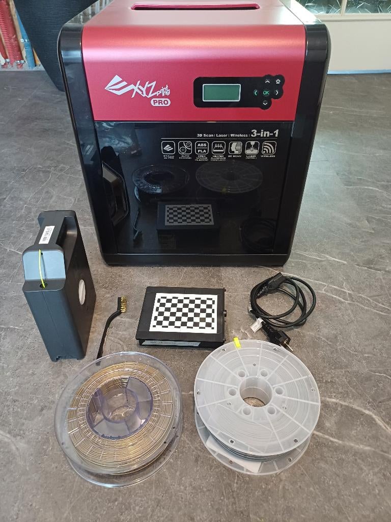 XYZ Printing Pro 3D printer in nieuwstaat + 3x filament etc, Informatique & Logiciels, 3D Imprimantes, Comme neuf, Filament, Wi-Fi intégré