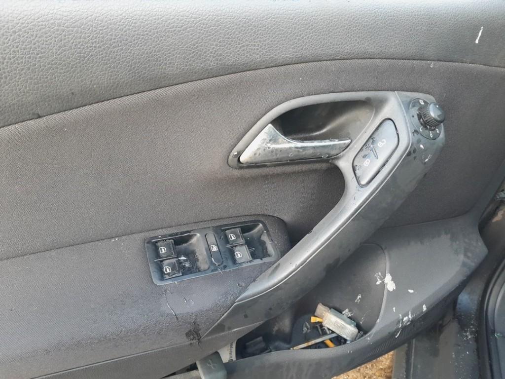 COMMUTATEUR VITRES ELECTRIQUES Polo V (6R) (1K3959857CFKZ), Utilisé, Volkswagen