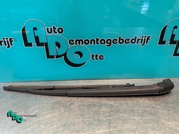 Bras essuie-glace arrière d'un Fiat Idea (Idea 04-), Autos : Pièces & Accessoires, Vitres & Accessoires, Fiat, Utilisé, 3 mois de garantie