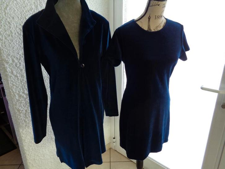 Ensemble robe + veste velours bleu (Fin) Taille 38, Kleding | Dames, Jasjes, Kostuums en Pakken, Zo goed als nieuw, Kostuum of Pak