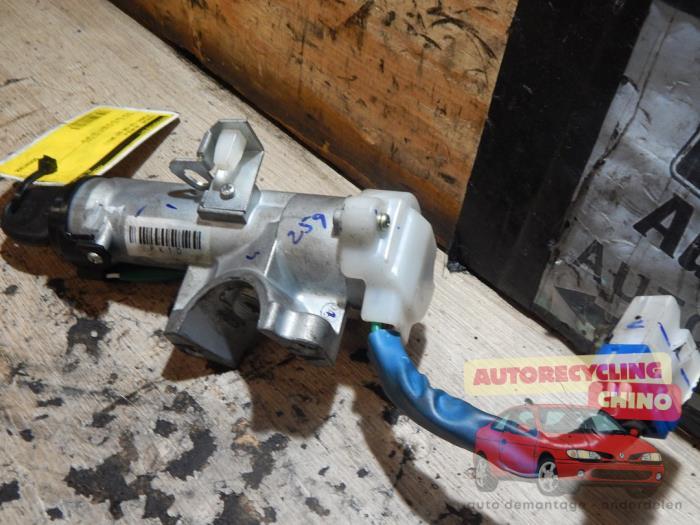 Serrure de contact + clé d'un Hyundai I10, -, 3 mois de garantie, Utilisé, Hyundai