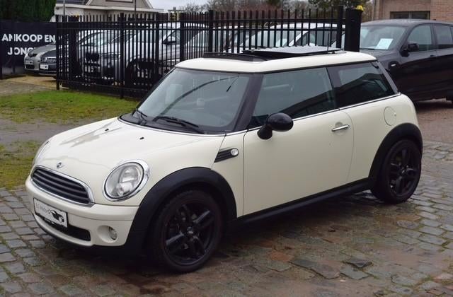 Mini Cooper 1.4i/Airco/Pano/HISTORY/GARANTIE, Auto's, Voorwielaandrijving, 4 zetels, Stof, Zwart