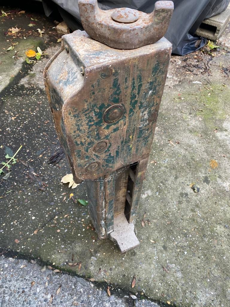 Cric char années 40, Enlèvement