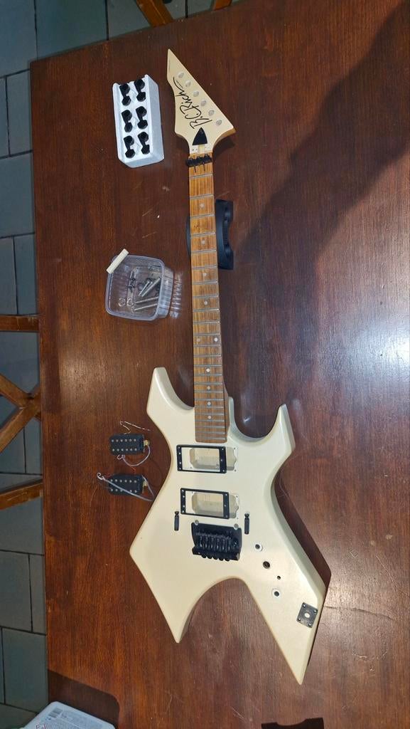BC Rich Warlock, Enlèvement