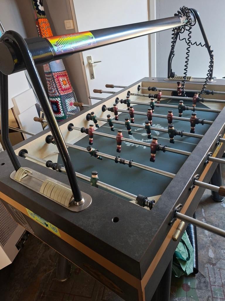 Een nette Jupiter competitie met lamp en muntproever., Sport en Fitness, Biljarten en Poolen, Ophalen, Gebruikt, Overige typen