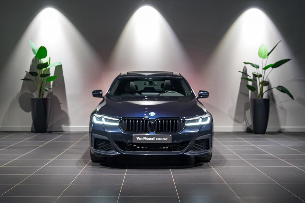 BMW 530 e Touring xDrive M-PACK | PANODAK | CARPLAY | ZETELV, Auto's, BMW, 1935 kg, 4 cilinders, Alcantara, Zwart