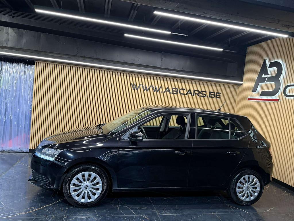 Skoda Fabia 1.2i * 1ER PROPRIÉTAIRE * GARANTIE 12 MOIS *, Auto's, Gebruikt, 1198 cc, Zwart, 1545 kg