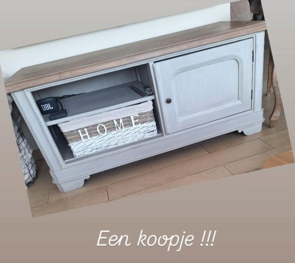 Tv meubel, Enlèvement