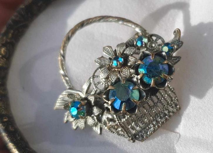 Chique Antieke Broche., Handtassen en Accessoires, Broches, Nieuw, Verzenden