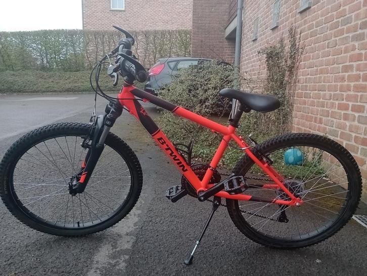 Vélo enfant 8-12 ans, Fietsen en Brommers, Fietsen | Jongens, Zo goed als nieuw, 26 inch of meer, Handrem, Versnellingen, Ophalen