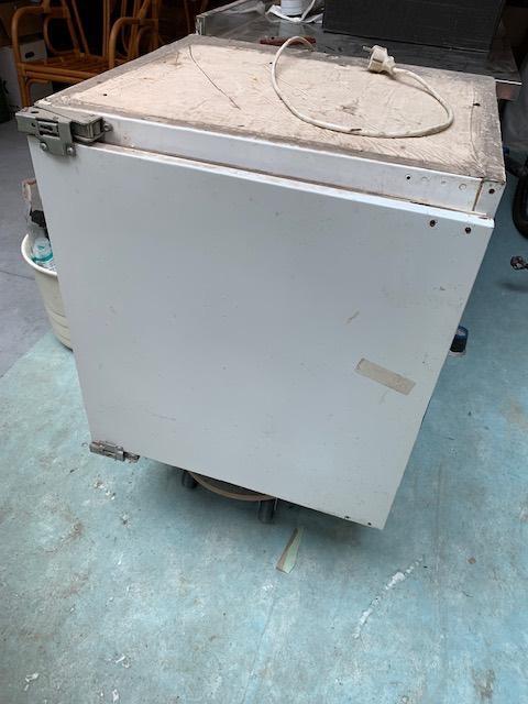 Frigo SMEG GRATUIT : fonctionne, à récupérer cette semaine, Electroménager, Réfrigérateurs & Frigos, Utilisé, Sans bac à congélation