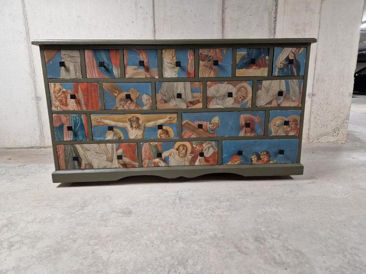 Commode à tiroirs vintage pour pharmacie, Maison & Meubles, Armoires | Commodes, Enlèvement