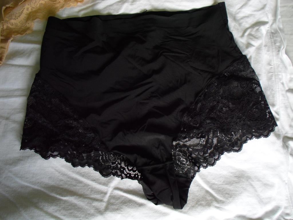 Nouvelles culottes hautes. Taille S., Ophalen, Slip