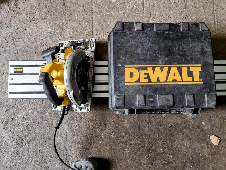 Scie circulaire DeWalt DWE576 + Rail de guidage + Coffret, Doe-het-zelf en Bouw, Gereedschap | Zaagmachines, Zo goed als nieuw