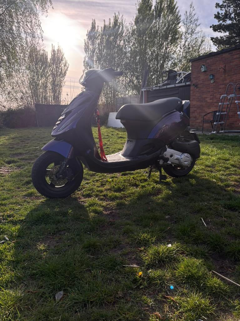 Piagio zip a klasse, Fietsen en Brommers, Scooters | Piaggio, Ophalen, Zo goed als nieuw, Zip