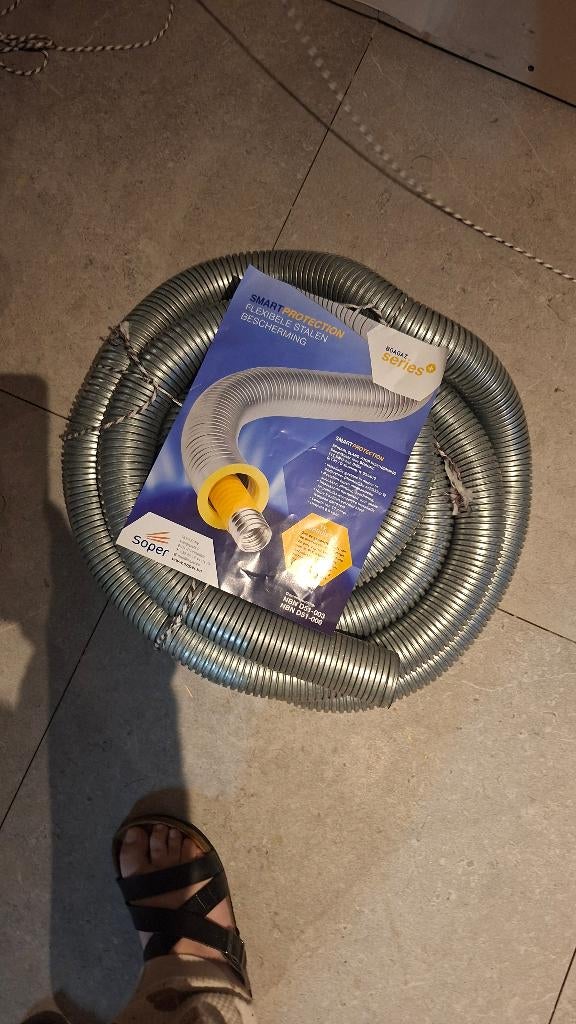 Flexibele bescherming gas buis, Bricolage & Construction, Tuyaux & Évacuations, Neuf, Aluminium, 4 à 6 mètres, Enlèvement