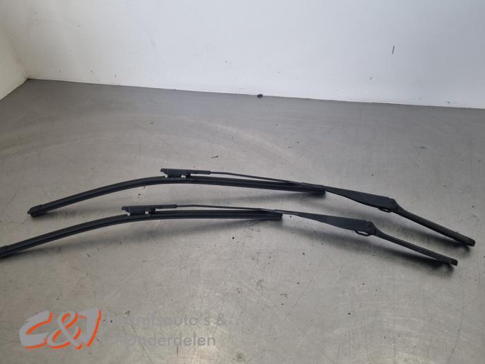 Kit de bras d'essuie-glace d'un Iveco New Daily, -, 3 mois de garantie, Utilisé, Autres marques automobiles