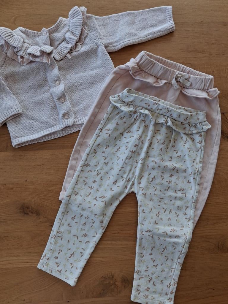 Lot vêtements Tape à l'œil fille 9-12mois Très bon état, Enfants & Bébés, Vêtements de bébé | Taille 80, Autres types, Utilisé