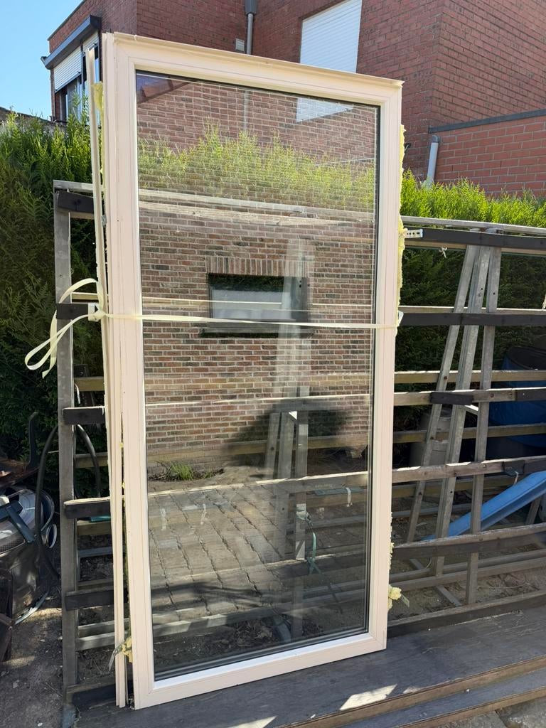 PVC raam - vast - creme in de massa, Kunststof, Gebruikt, Raamkozijn, 150 tot 225 cm