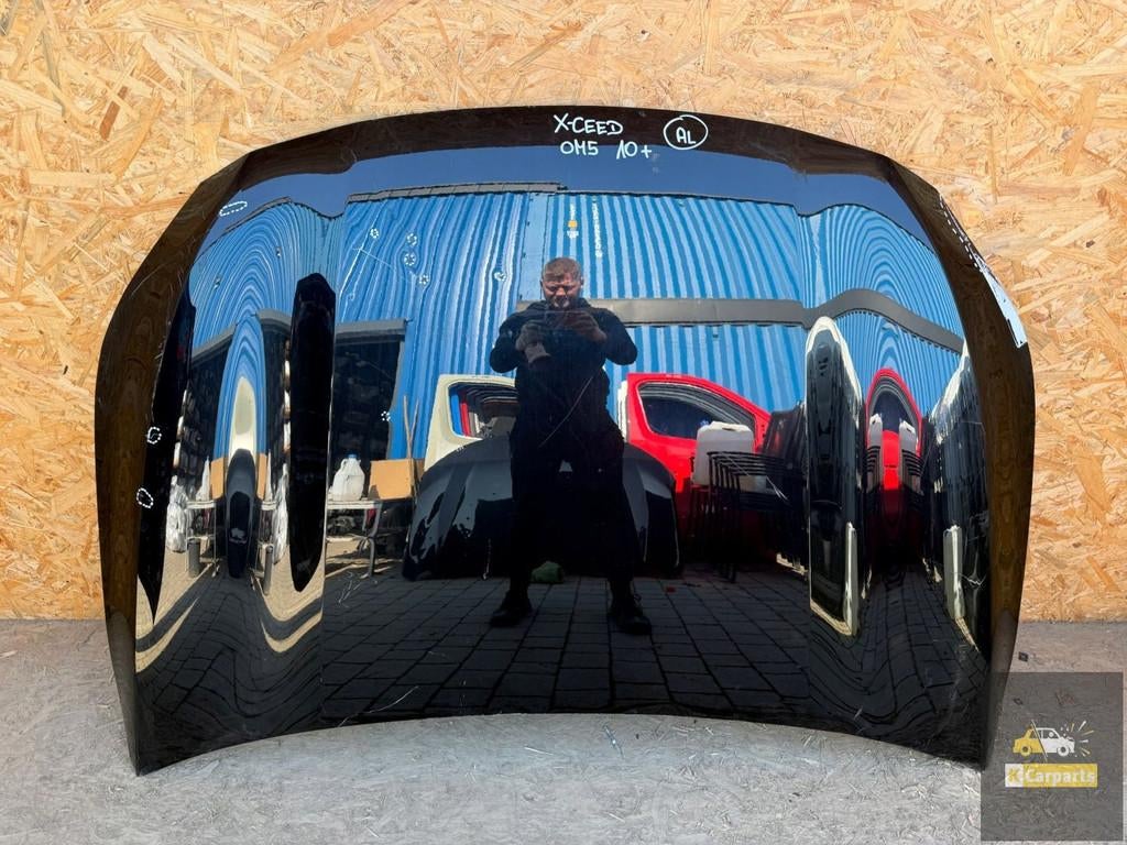 Capot du Kia X-Ceed, Kia, Heolleung-ro 12
06797  Seoul, Utilisé, Info@kia.com