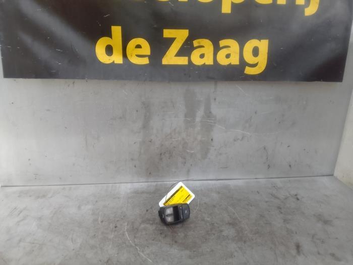 Commutateur vitre électrique d'un Opel Corsa, Autos : Pièces & Accessoires, Tableau de bord & Interrupteurs, Opel, Utilisé, 3 mois de garantie