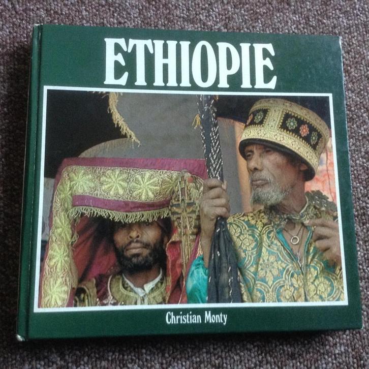 Boek i/h frans geschreven van ethiopie livre écrit en frança, Boeken, Reisgidsen, Zo goed als nieuw, Reisgids of -boek, Afrika