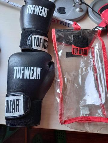 1 paar zwarte bokshandschoenen Tuf-wear maat: 12 OZ blac beschikbaar voor biedingen
