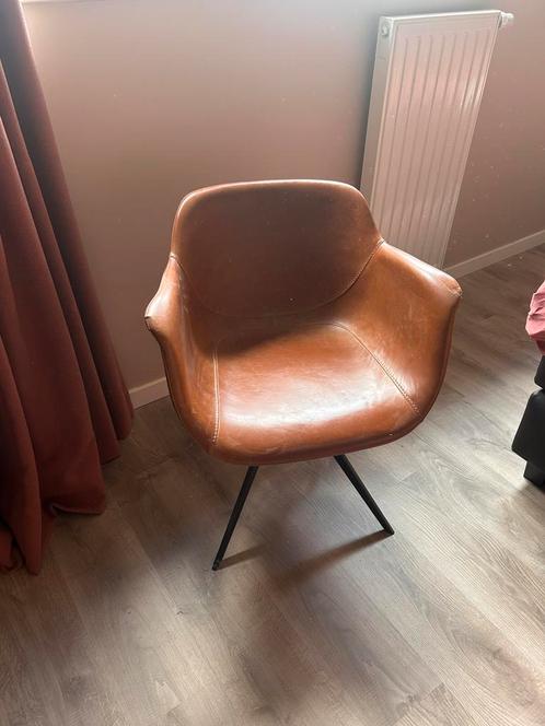 Lederen stoel in perfecte staat, Huis en Inrichting, Stoelen, Nieuw, Eén, Leer, Bruin, Ophalen