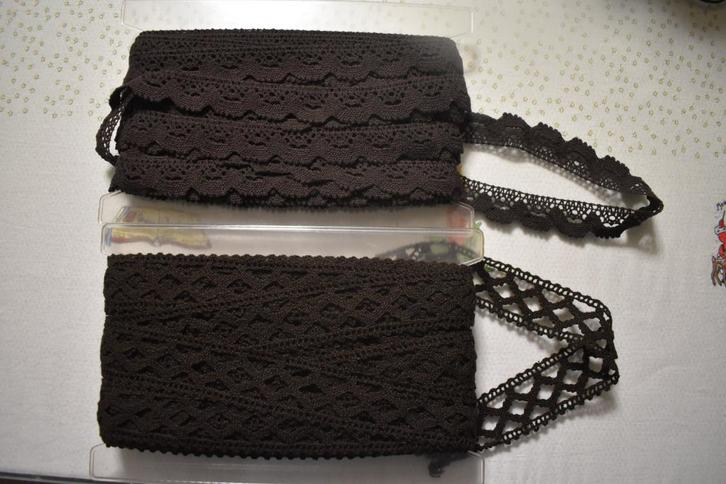 2 haspels grove kant bruin, Hobby en Vrije tijd, Naaien en Fournituren, Nieuw, Kant, Ophalen of Verzenden