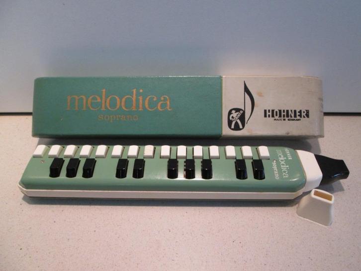 Een Mooie Hohner melodica soprano made in Germany, Muziek en Instrumenten, Blaasinstrumenten | Mondharmonica's, Zo goed als nieuw