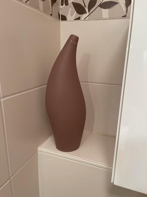 Design vaas naar ontwerp van Nicky D, Huis en Inrichting, Woonaccessoires | Vazen, Zo goed als nieuw, Ophalen of Verzenden