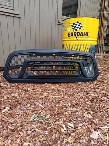 Dodge Ram grill Nieuw!  beschikbaar voor biedingen