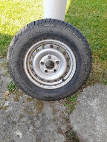 reservewiel voor caravan of aanhangwagen beschikbaar voor biedingen