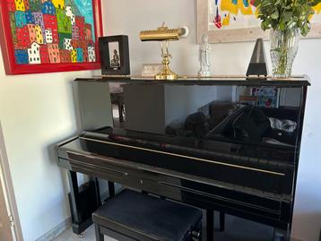 Prachtig mooi piano beschikbaar voor biedingen
