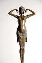 art Nouveau. Belle sculpture en bronze- signée D.H.Chiparus, Antiek en Kunst, Kunst | Beelden en Houtsnijwerken, Ophalen of Verzenden