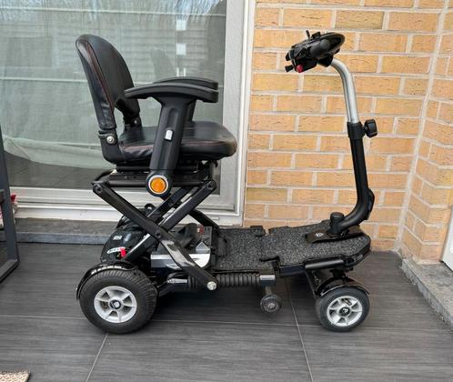 Lichtgewicht plooibaar scootmobiel brio carbon nieuwe staat, Diversen, Rolstoelen, Zo goed als nieuw, Ophalen of Verzenden