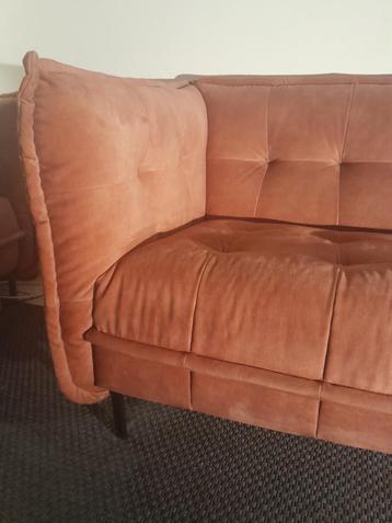 2 stuks 4 zit sofa te koop beschikbaar voor biedingen