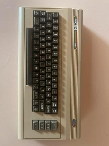 THE C64 (Commodore 64 moderne)  beschikbaar voor biedingen