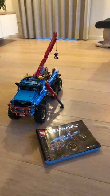 Lego Technic 42070 6x6 all terrain tow truck