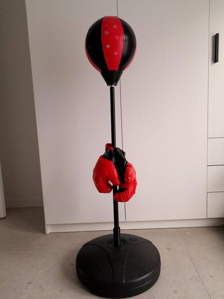 Bokbal met bokshandschoenen voor kinderen, Sport en Fitness, Boksen, Zo goed als nieuw, Boksbal, Ophalen