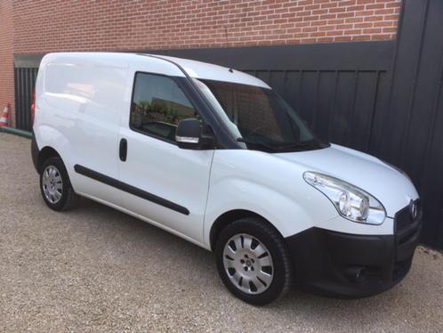 Fiat Doblo * 1.4 Benzine * 97950 Km, Auto's, Bestelwagens en Lichte vracht, Bedrijf, Te koop, ABS, Elektrische ramen, Radio, Fiat